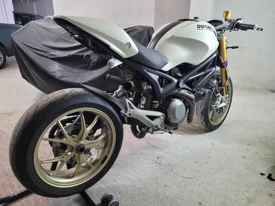 Ducati Monster 1100s части