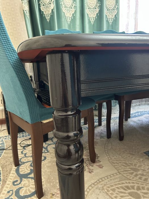 стол стулья.    .