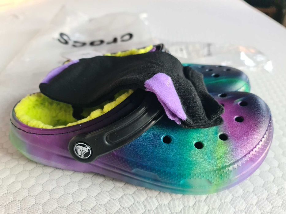 Дамски Крокс с подплата и подарък къси чорапки