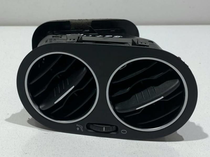 Grila ventilatie dreapta fata Volkswagen Golf 6 plus 5M0819710 Hatchba