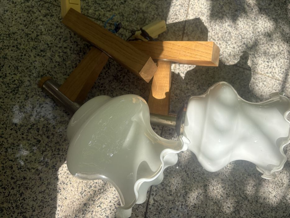 Продавам две нощни лампи