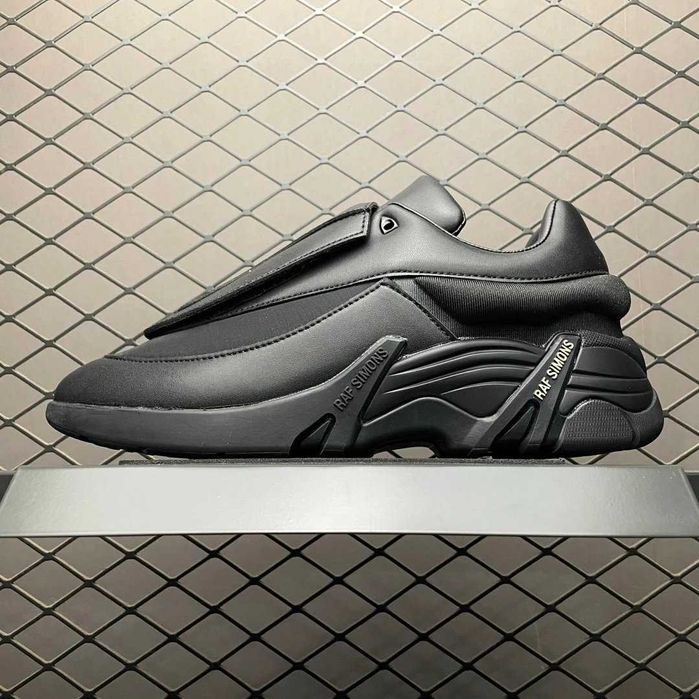 Raf Simons 43,44,45– Antei Black/White/Cream