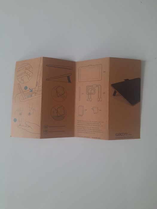 Продавам графичен таблет WACOM One Creative Pen 
Големина на ди