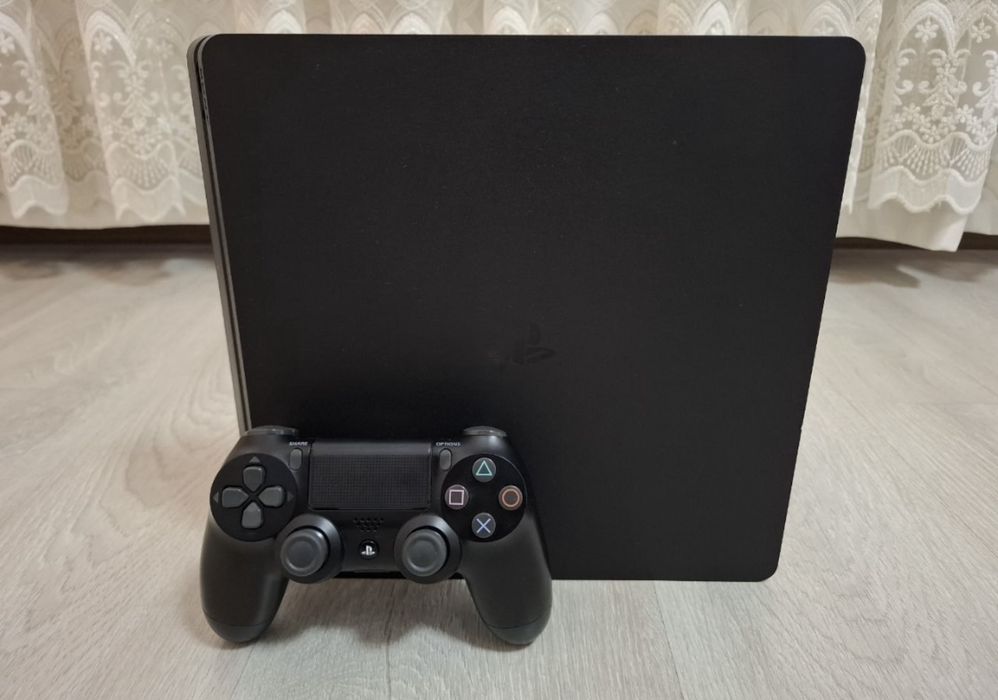 Playstation  4 pro idealniy xolatda uyda turgan kop ishlamagan