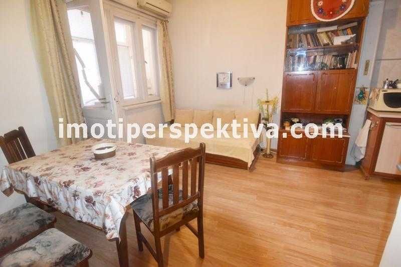 Продава се Двустаен апартамент в Пловдив, Център - 75 кв.м за 2054 €/кв.м - Снимка #2
