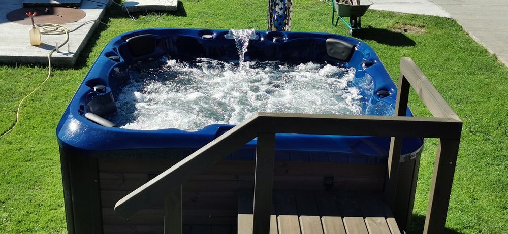 Ciubar mobil/jacuzzi Deluxe de Inchiriat