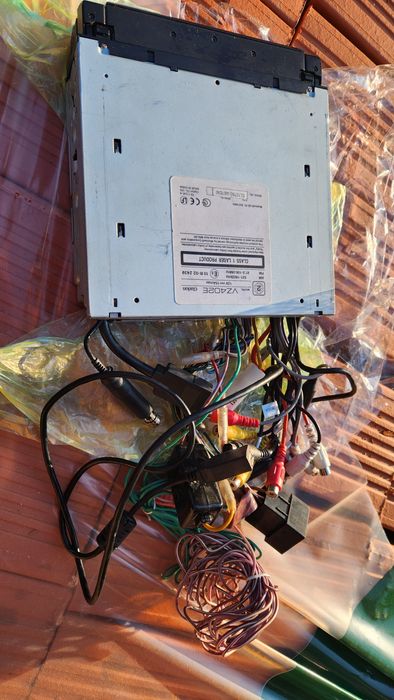 Pioneer avh 8700bt Clarion Vz402e cd player single din usb dvd