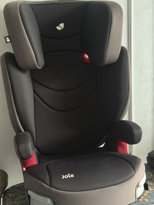 Продается авто кресло Joie