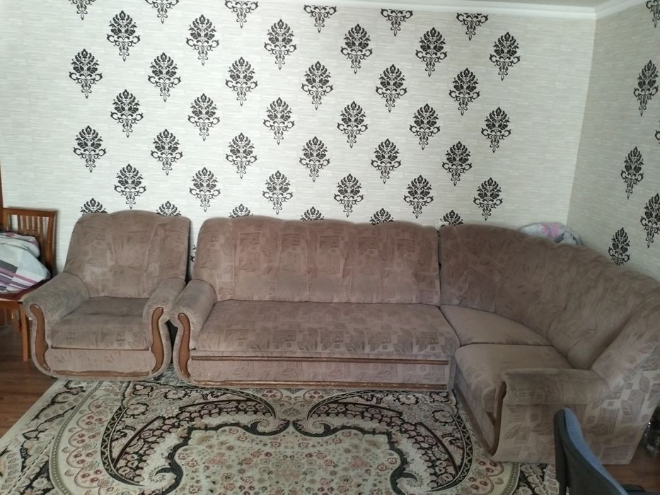 Диван в хорошем состоянии
