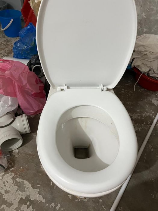 Продам унитаз, все работает