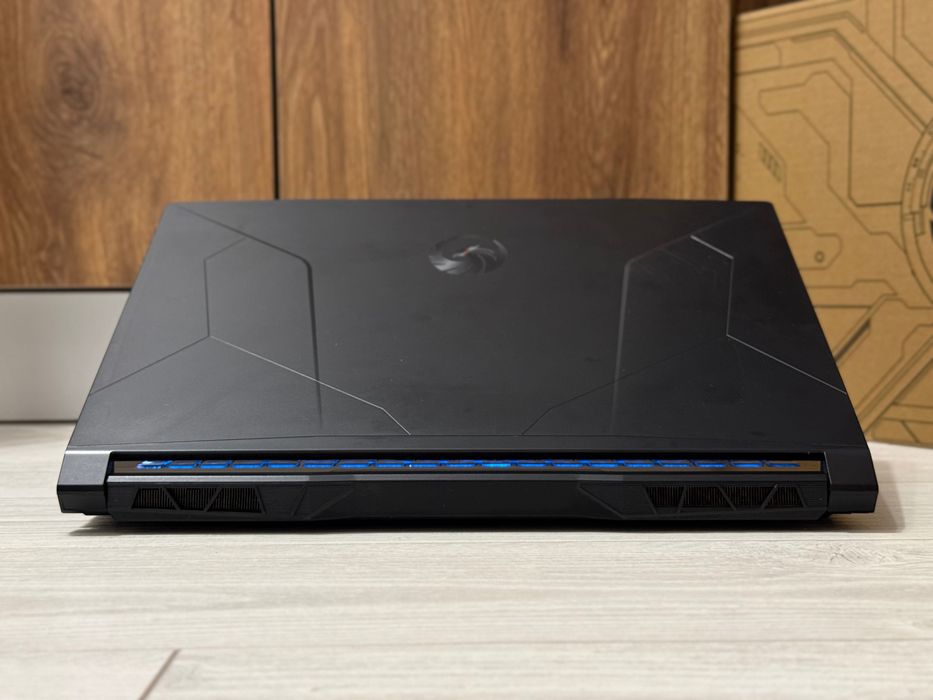 RTX 4050 6gb / Ryzen 7 - 7735hs /512gb /16GB  /15.6 144hz / MSi Bravo