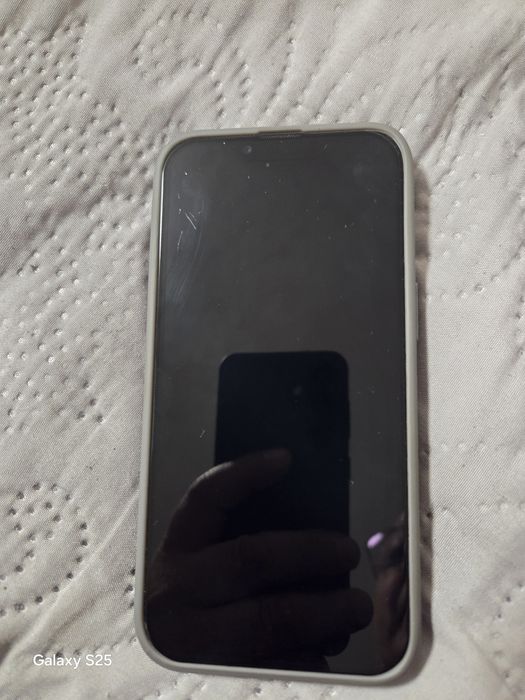 Iphone 13pro. Запазен с нова оригинална батерия!