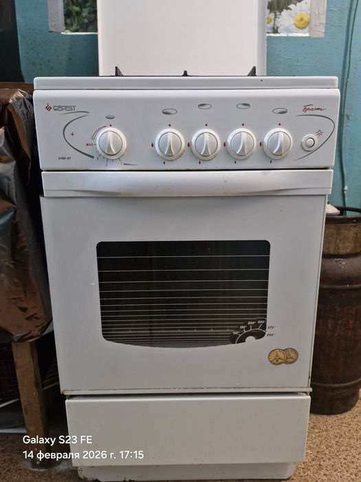 Продам газ плиту