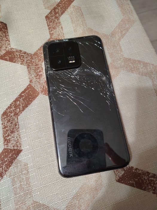 Бартер!Xiaomi 13 Black 8+4GB RAM/256GB