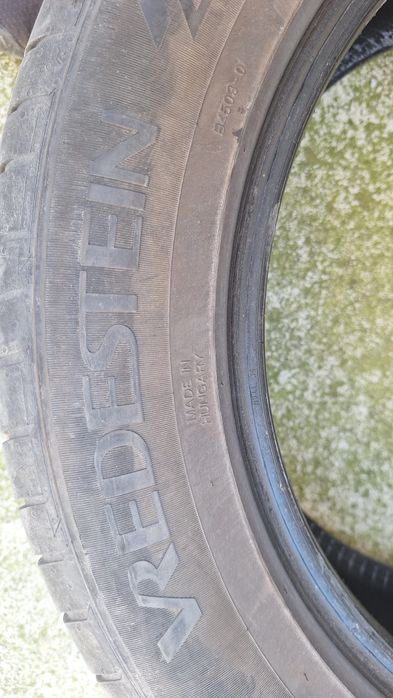 Гуми 215/60/17 Vredestein летни с борд