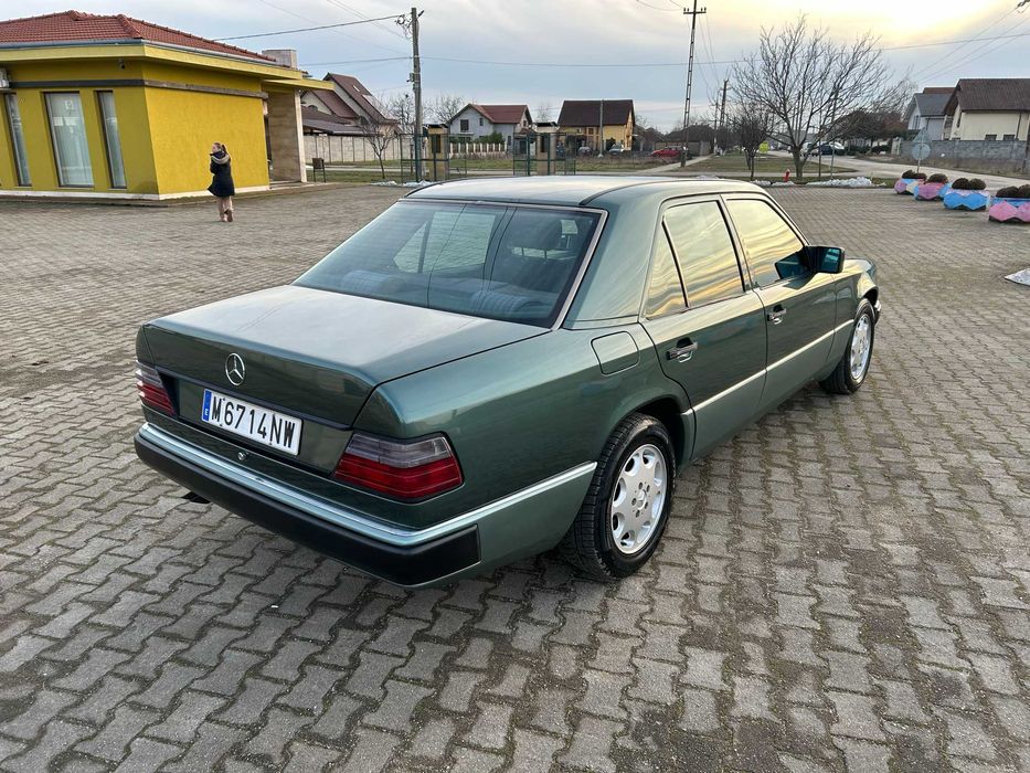 E320 W124 24V 220Cp Spania Plata in Rate/Variante Pret: 12.990 euro