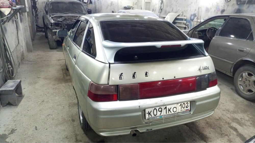 Автомобиль марки Лада Ваз 2112