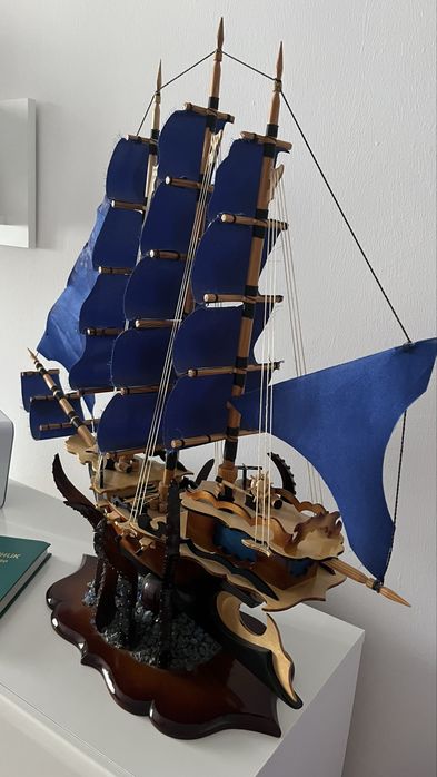 Корабль колекционный 66х73