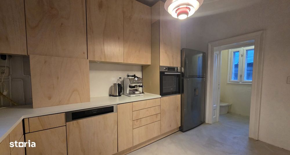Armeneasca Etaj in vila / Showroom/ It/ Creatie