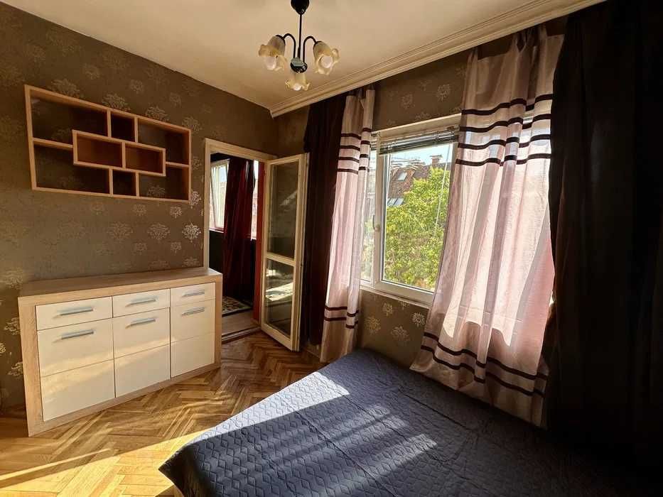 Двустаен имот в кв.Надежда 2
