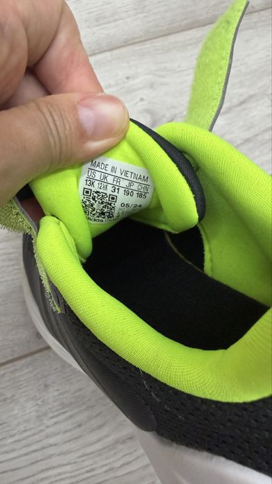 Продам кроссовки adidas