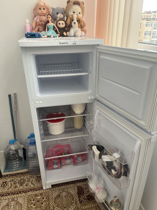 белый холодильник