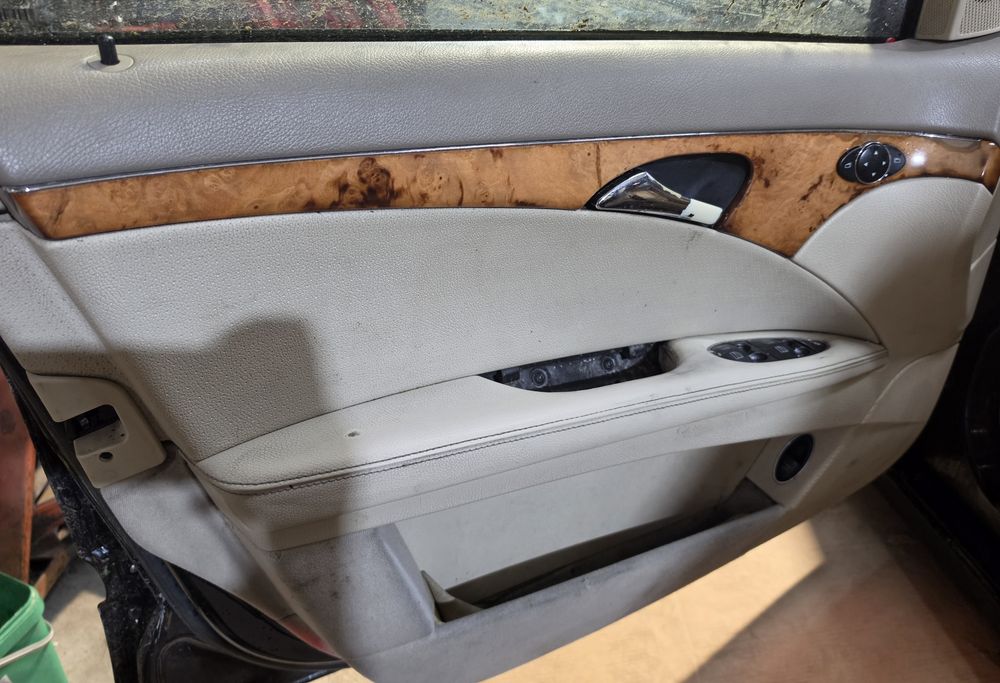 Кори врати Мерцедес w211 E class Mercedes W211 седан