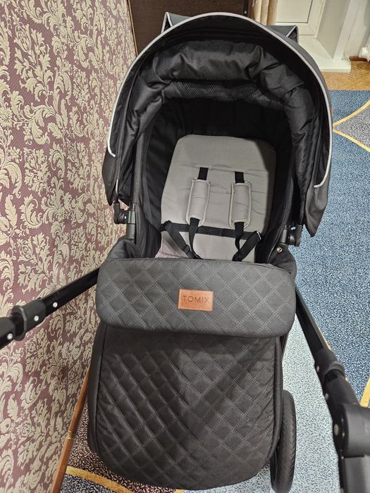 TOMIX"Aura" 2 в 1 . Продам коляску