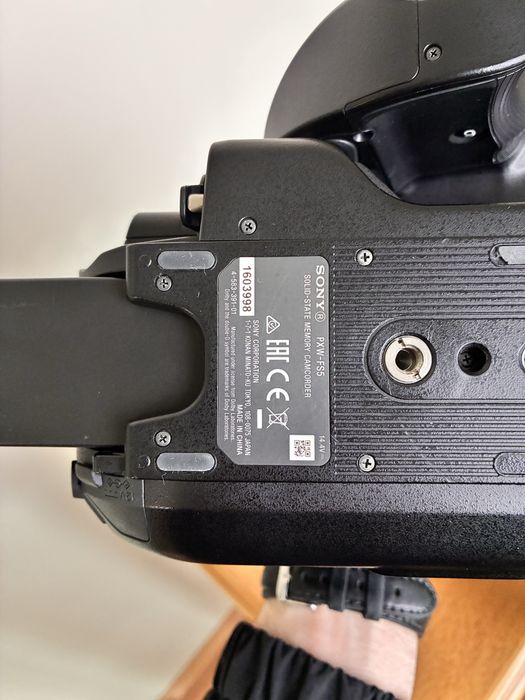 Sony FS5 Cinema Camera / Super 35 / идеално състояние