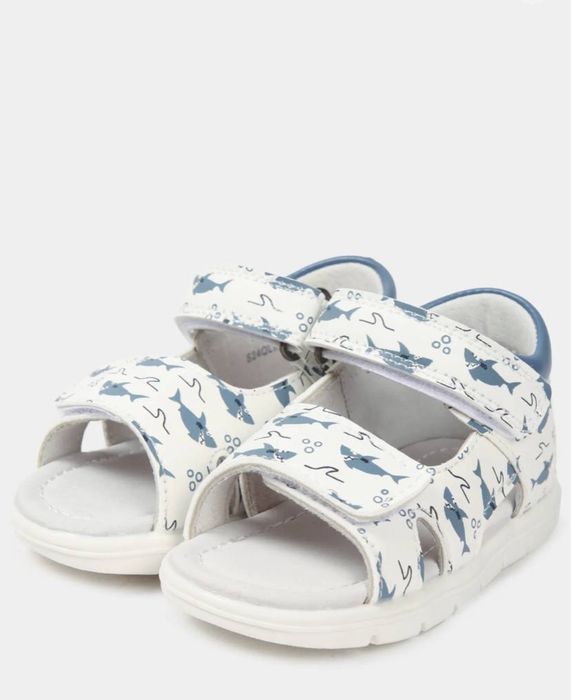 Продам сандалики детские