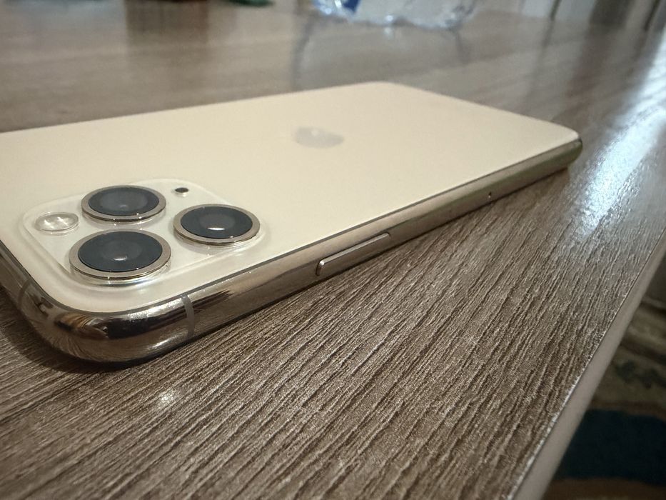 Продам Iphone 11 pro