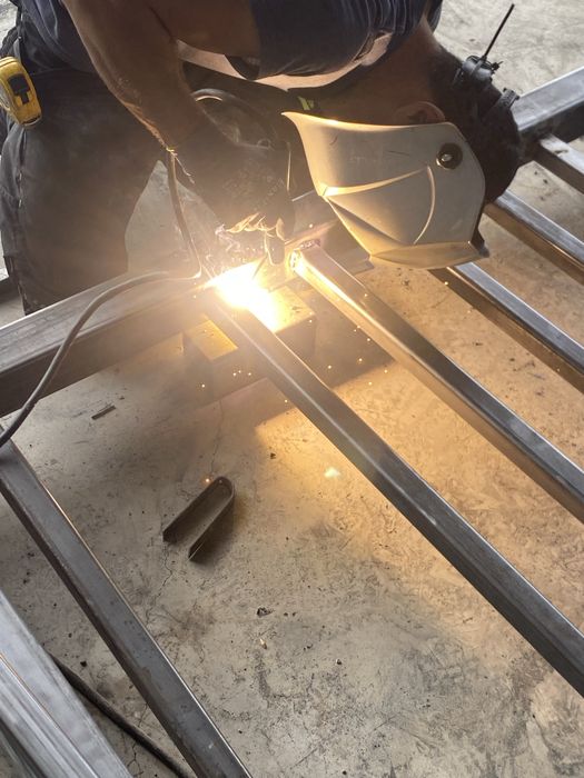 Confecții metalice porți culisante