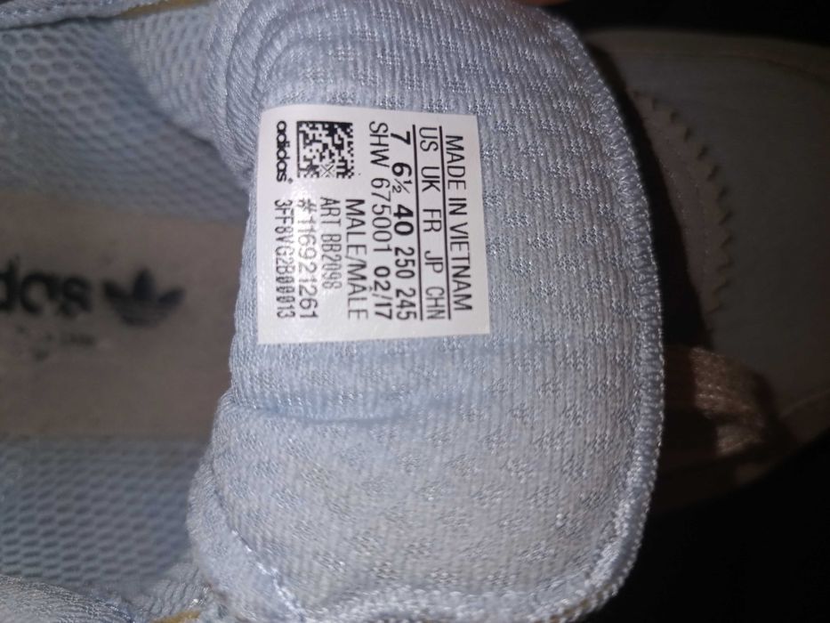 Vând incaltari sport ADIDAS INIKI