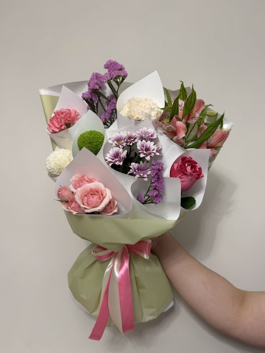 Цветы трендовый букет