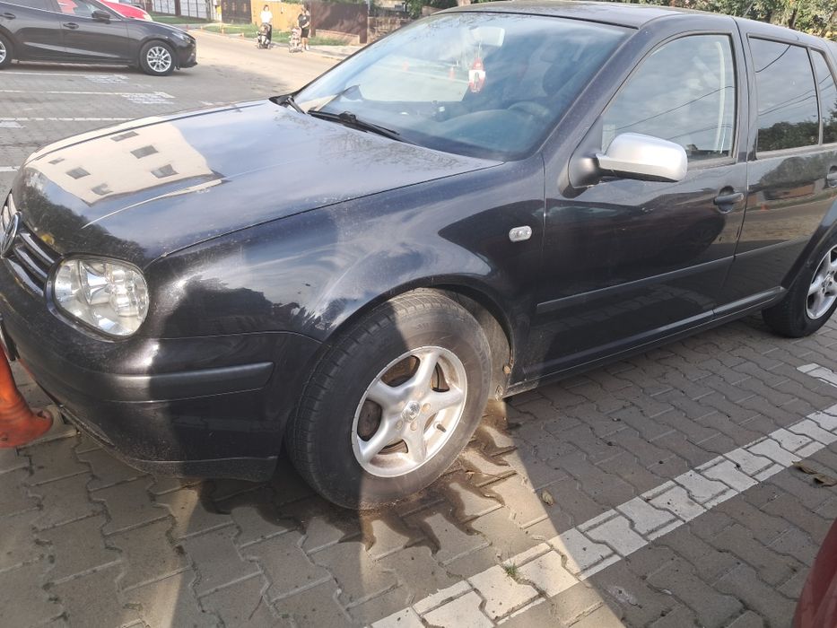 Vând autoturism vw. Golf 4