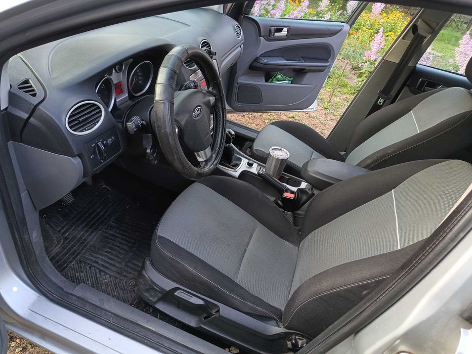 FORD Focus 2010 — imagine 5