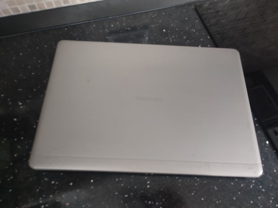 Laptop Medion E6422 - i5-6200u/ 12Gb ddr4/ 128gb + 500gb/ Baterie OK