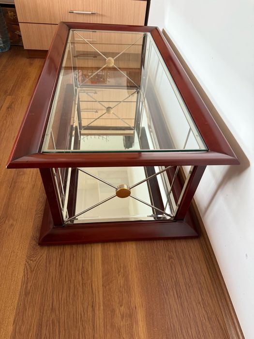 Метална маса със стъкло и огледало