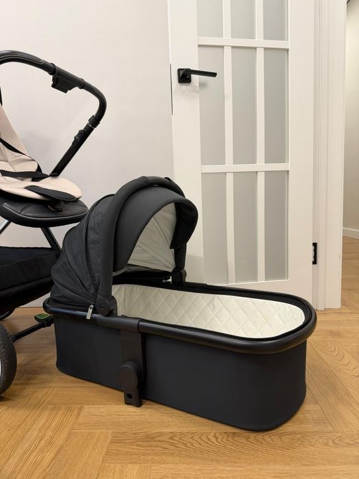 Продам коляску 3 в 1 tinyti