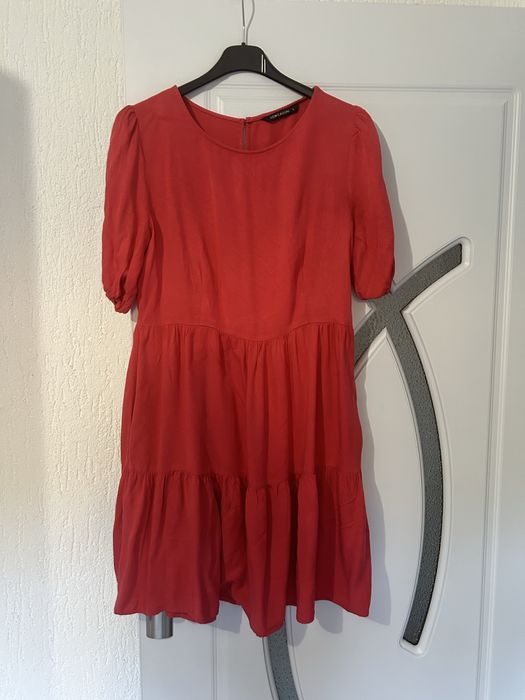 Спортно елегантни роклички