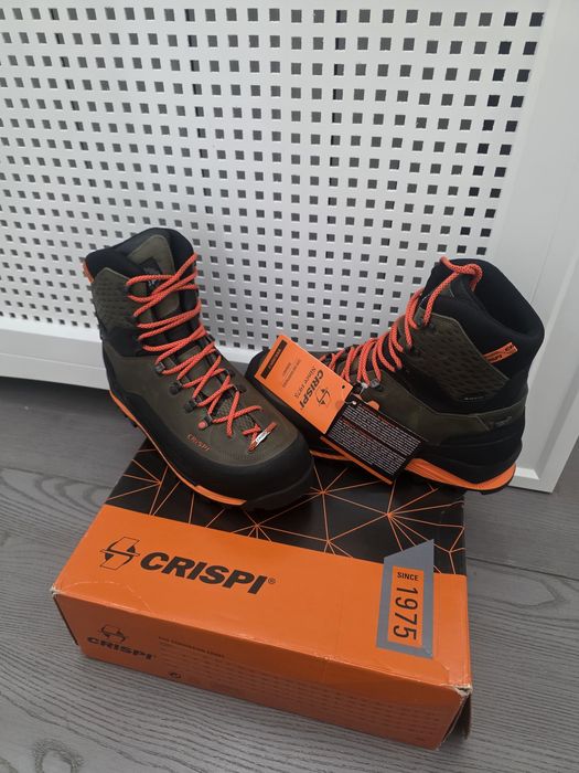 Vand bocanci de vanatoare noi Crispi  Futura PWR