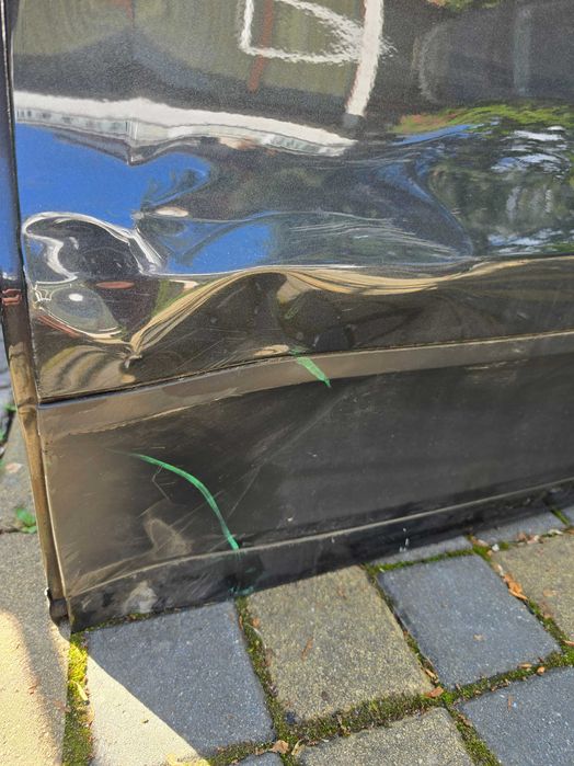 Задна лява врата за Porsche Macan с лайсна