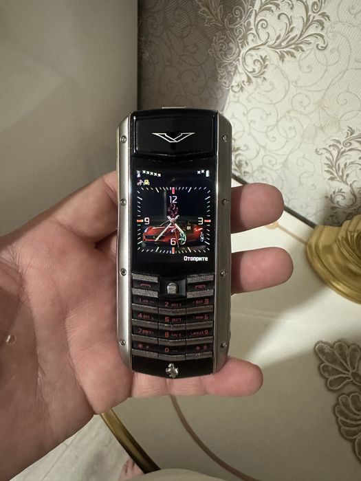 Vertu Ascent Ti Ferrari Special Edition
