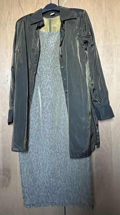 Елегантен дамски костюм рокля и дълга риза