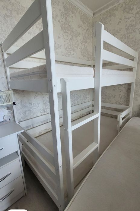 Продам двухкомнатную кровать детскую