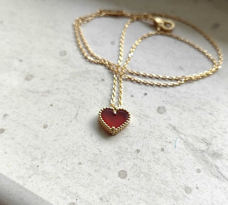 Златно дамско колие със сърце от червен карнелин - Van Cleef & Arpels