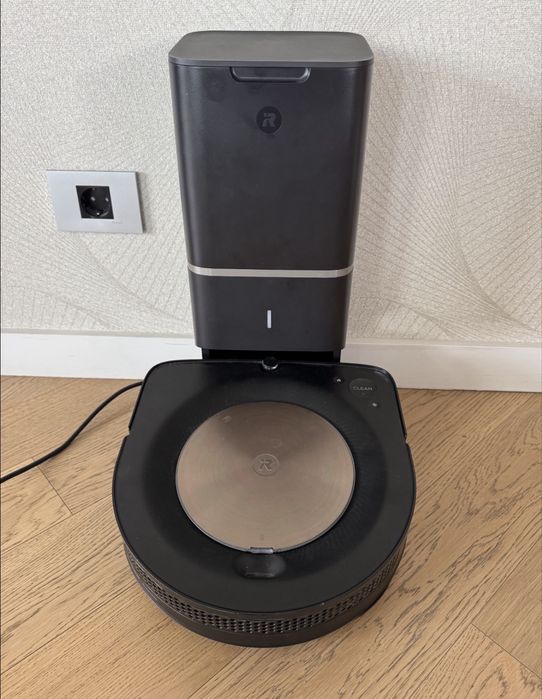 iRobot RoombaS9 CU GARANIE +Stație de încărcare–robot premium