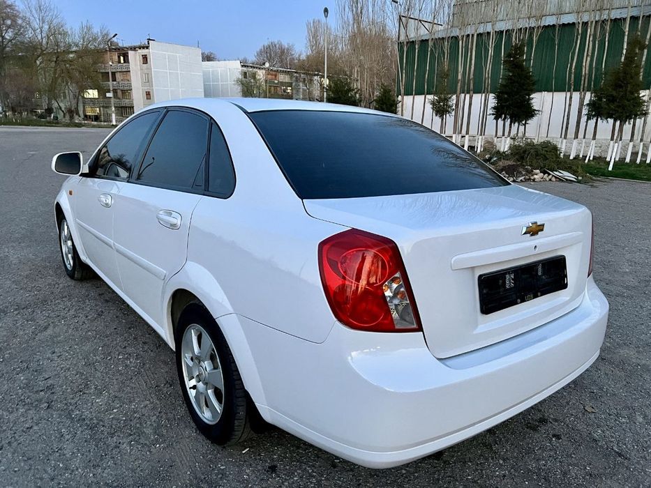 Ласетти 1.8 жентра килинган