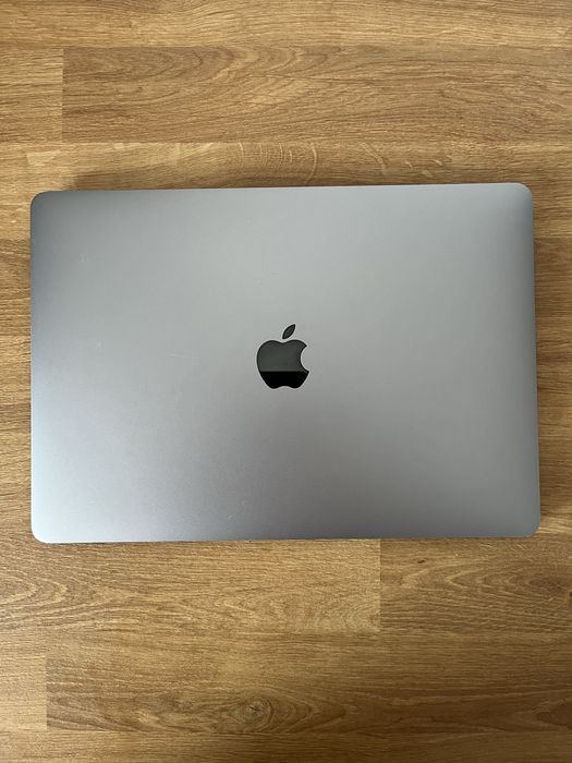 MacBook Pro M1 cu touch bar