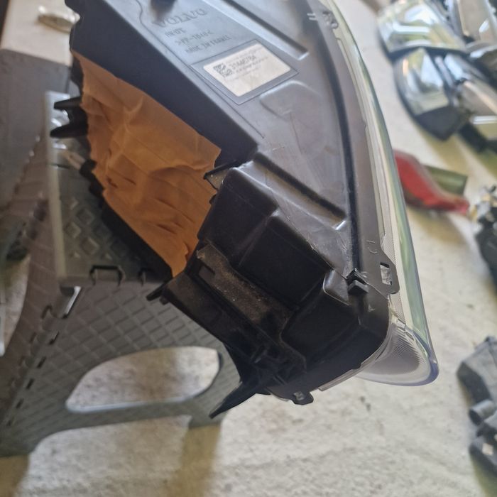 Volvo XC 40 2019 full led ляв фар